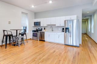 Central Chicago Suite2 Access to Patio - 5