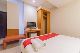 RedDoorz Plus @ Cipaganti Street 3 - Bandung - 9