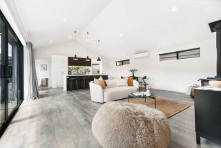 Magic Central Wanaka Living - 2