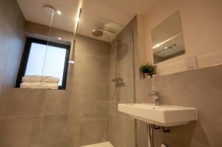 Forest Corner Luxury Apartment with Hot Tub - 8