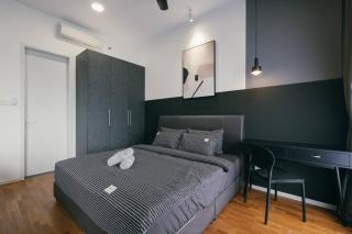 Studio Modern Luxury Infinity Pool YouTube Netflix - 4