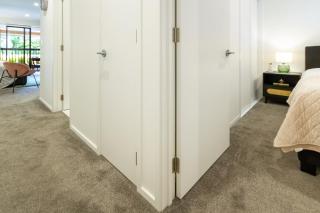 Cozy 1-Bed Apartment with Park Views, Sleeps 4 - 2