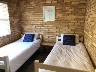 S u r f @ P o i n t No.5. (Holiday/Work Getaway) - Jeffreys Bay - 2