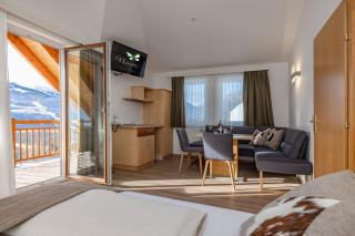 nawu apartments & Restaurant - 1