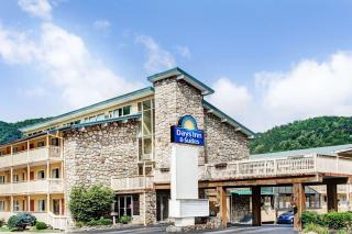 Days Inn & Suites by Wyndham Downtown Gatlinburg Parkway - 9