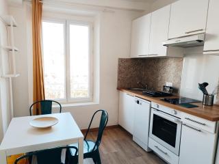 Deux pièces rénové climatisé cœur du vieil Antibes - Antibes - 3