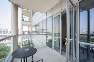 HiGuests - Incredible City Views in Deira 5-min to Airport - 6