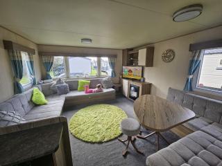 Lovely 3 Bed Caravan near to beach 5 star Reviews - Cleethorpes - 1