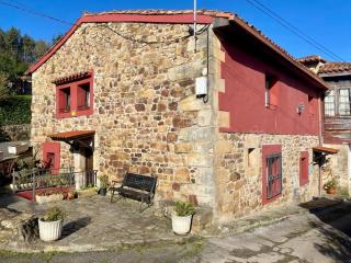 Casa en aldea frente a la Sierra de el Sueve - Colunga - 0