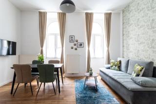Sleek 1BR Flat Near Center by HM - Vienne - 0