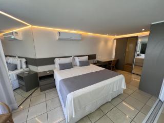 Particular Iate Plaza - 8