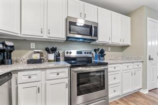 Renovated Home Perfect for Family - Mobile - 1