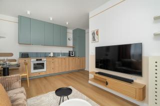 Unique 2-Bedroom Apartment on the 10th Floor with FREE GARAGE Poznań by Noclegi Renters - Poznan - 3