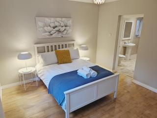 Stunning Riverside Apartment - Belfast - 6