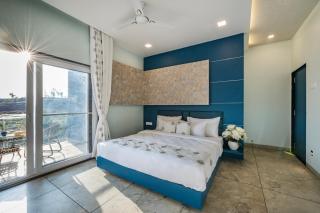 SaffronStays Blueberry - 4BR Panchgani villa with pool, bar lounge & terrace, lush garden vibes for family celebrations - 1