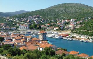 3 Bedroom Cozy Apartment In Marina - 2