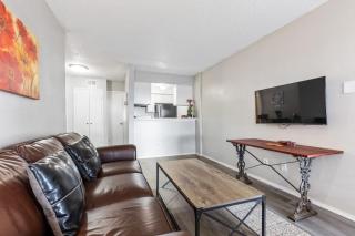 CUTE APARTMENT PERFECT FOR LONG TERM STAYS - Dallas - 7