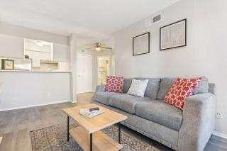 AFFORDABILITY AT ITS FINEST COZY 1 BED 1 BATH - Dallas - 8