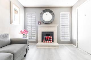 Work Remotely in this Affordable One Bed One Bath - Dallas - 7