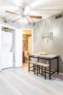 Work Remotely in this Affordable One Bed One Bath - Dallas - 1