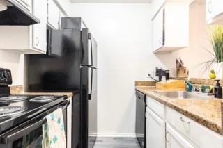 Stay Awhile In This Cozy 1 Bed Apt - Dallas - 2