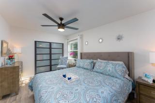 100 PERCENT NEW STUNNING HUGE HOME, GARDEN BEACH, RESERVED Parking - 8