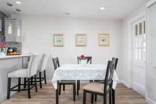 100 PERCENT NEW STUNNING HUGE HOME, GARDEN BEACH, RESERVED Parking - 7