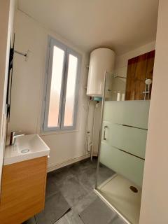 Studio 4 pers face gare SNCF Appart Hotel le Cygne D4 - Bourges - 2