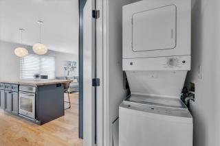 Pack and Play - King Bed - Remote Workplace - Raleigh - 9