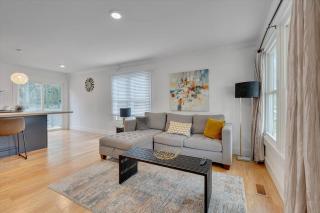 Pack and Play - King Bed - Remote Workplace - Raleigh - 5