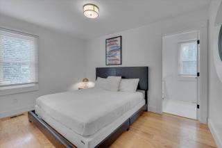 Pack and Play - King Bed - Remote Workplace - Raleigh - 2