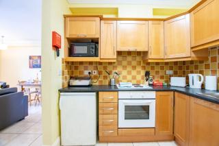 122 - Large Duplex with Parking by Shortstays - Galway - 8