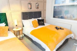 A Cosy, Elegant 3 Bed Suite - 9