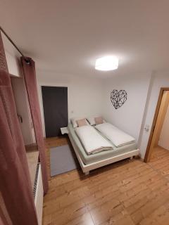 Fewo - klein aber fein, 1-3 Personen, Souterrain - Rödental - 7