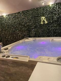 Luxury Urban Hideaway with private hot tub - Croydon - 5