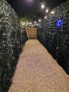 Luxury Urban Hideaway with private hot tub - Croydon - 4
