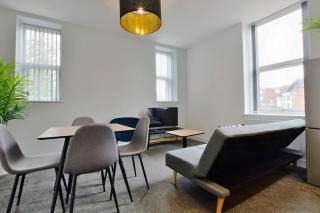 FREE PARKING - Charming 2-BR Flat near Salford Royal - Manchester - 4