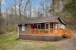 Creekside Cabin w Hot Tub, Fire Pit, Grill, WiFi! - 4
