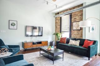 Luxury Downtown Penthouse with Private Rooftop - 3