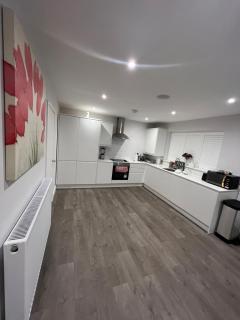 Beautiful Shared One Bed Flat (Room/Front) - 4