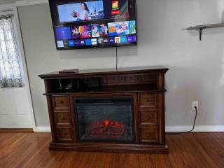 Large Home - Walking Distance to Parkway - 4