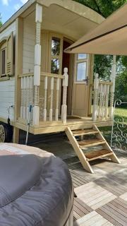 Roulotte cosy avec jacuzzi dans parc château - Montignac-de-Lauzun - 3