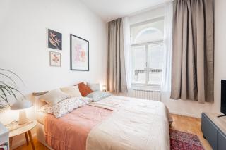 Charming Apartment in Spain St - Prague - 7