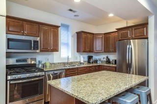 Lincoln Park Living - Suite 2 - Chicago - 3