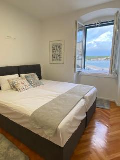 Beach House Tisno whit Sea View - Tisno - 4