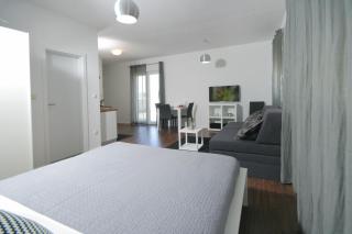 Charm Apartments And Rooms - Trogir - 2