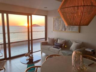 Vistas increíbles frente al mar,10° piso en el malecón de Mazatlán - 1