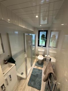 Spacious 3 bedroom flat close to city center - 1