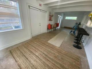 Entire home in Biscayne Park, Florida - 8