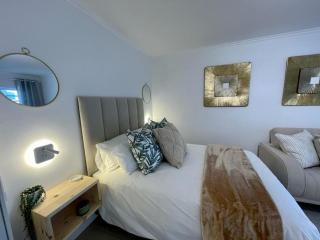 Knysna Studio Luxury Escape at HeadsView! - 7